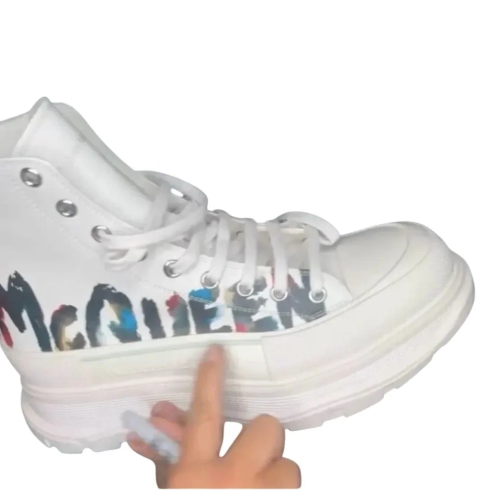 Alexander McQueen alexander mcqueen